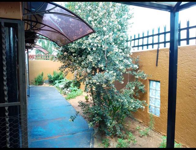 3 BEDROOM HOUSE FOR SALE IN LENASIA SOUTH